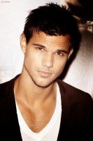 /album/hunksenzo/hartjetaylorlautner-jpg/